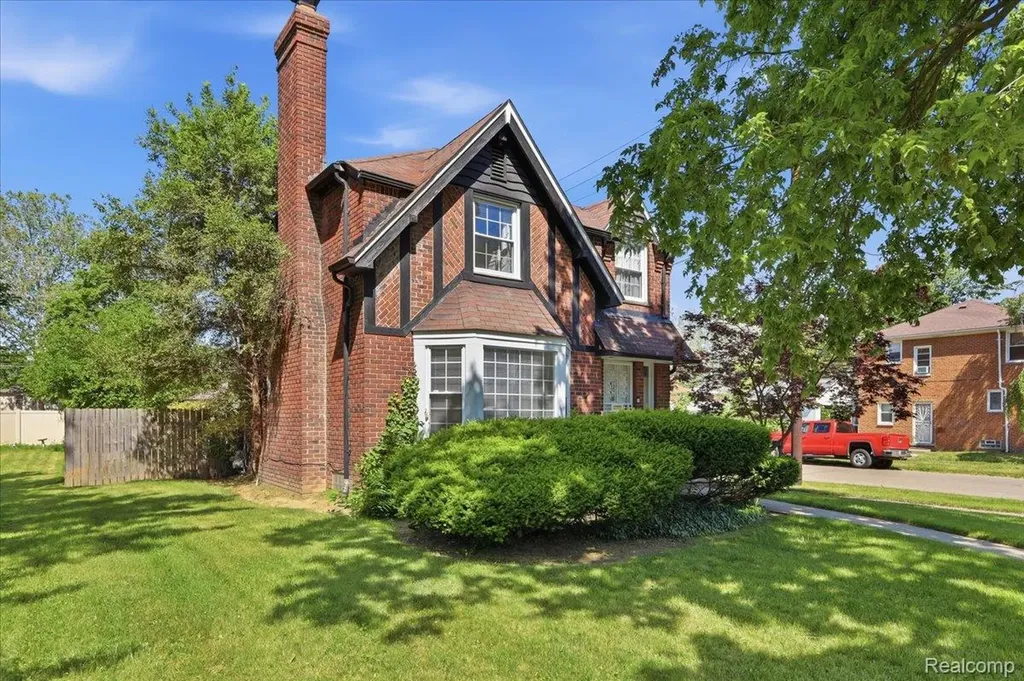 16779 Greenview Avenue Detroit City MI 48219