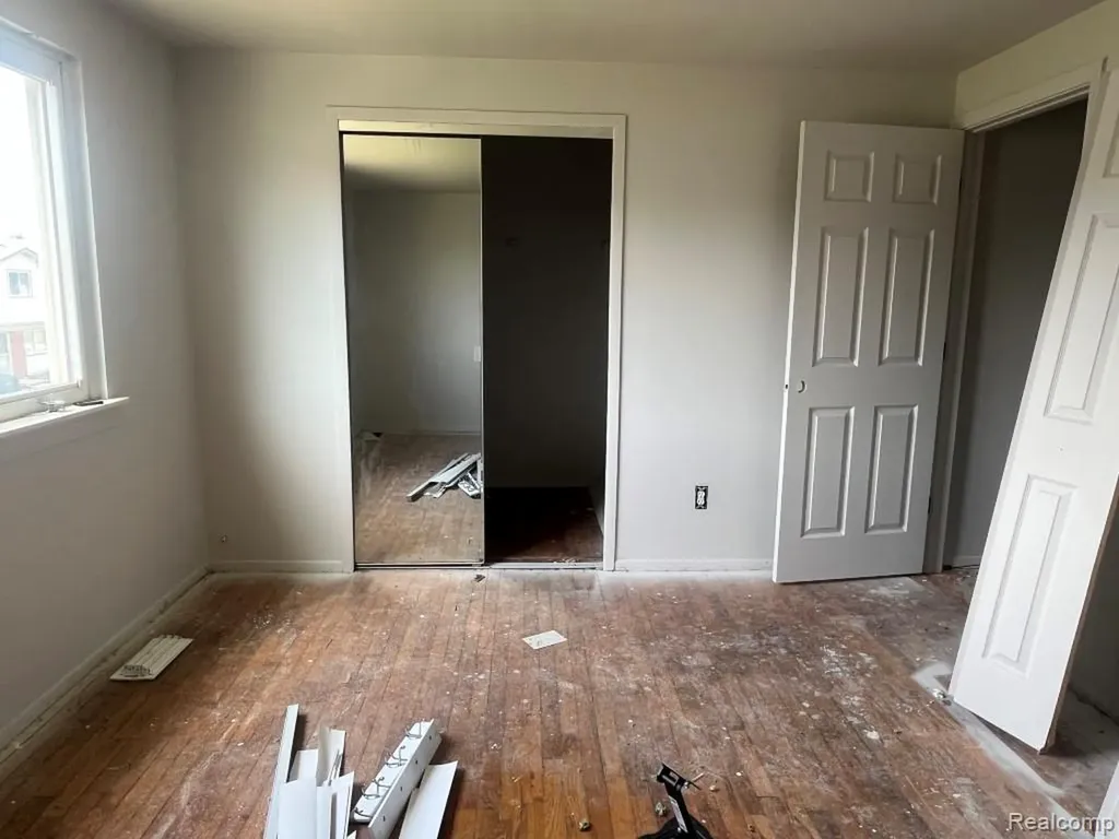 20841 Washington Roseville City MI 48066