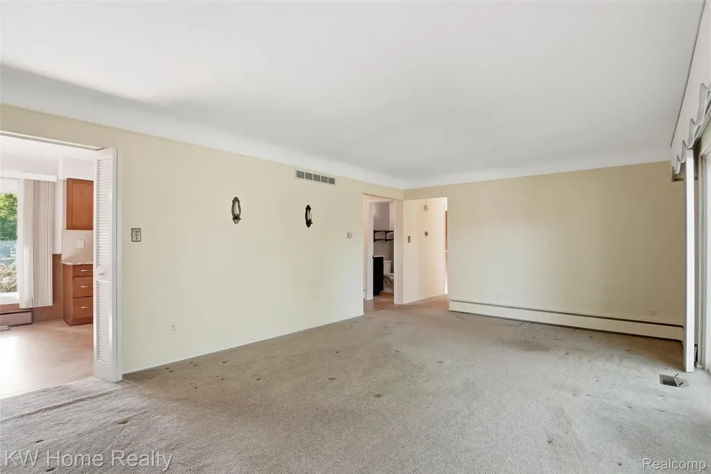 16850 Surrey Street Livonia City MI 48154