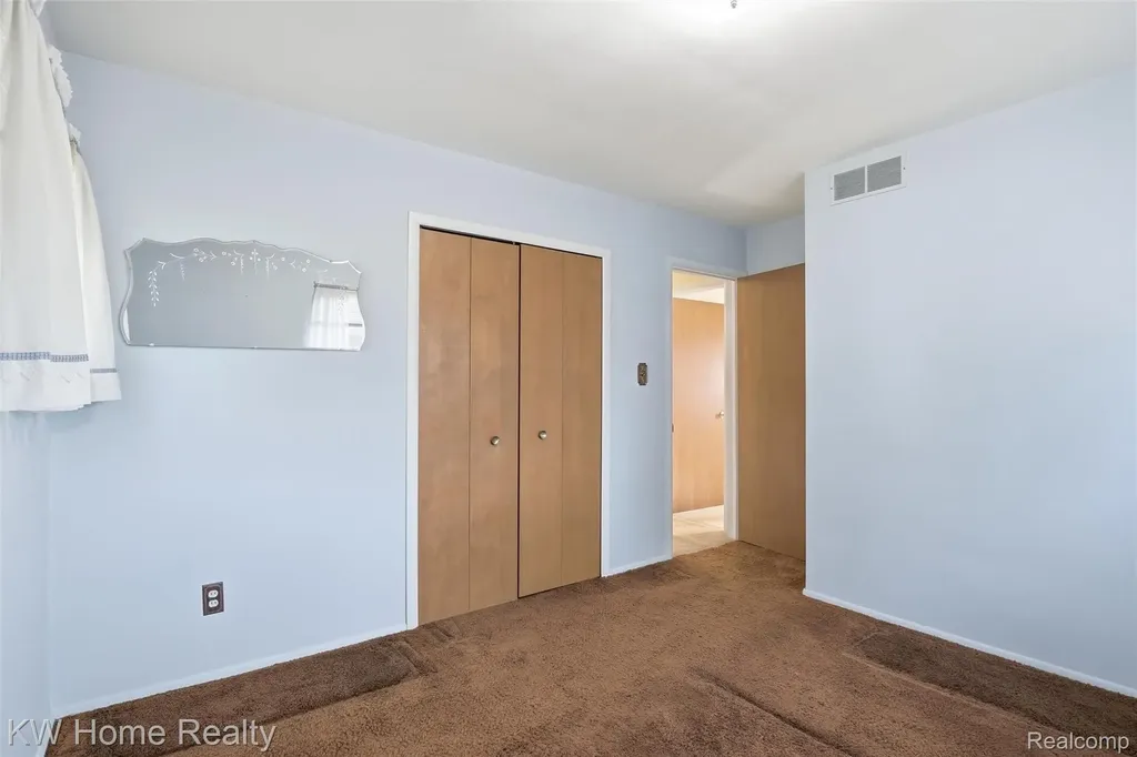16850 Surrey Street Livonia City MI 48154