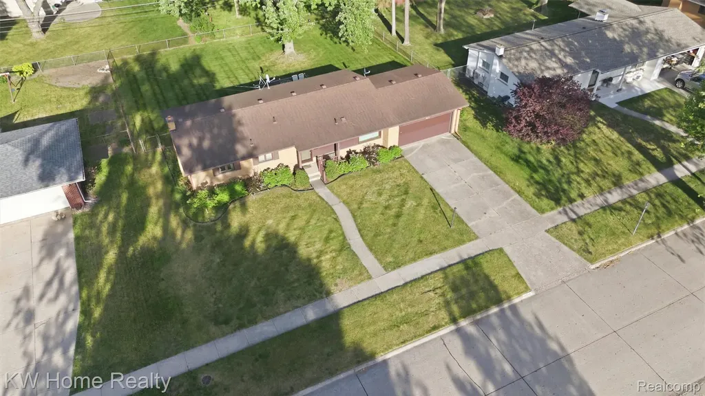 16850 Surrey Street Livonia City MI 48154