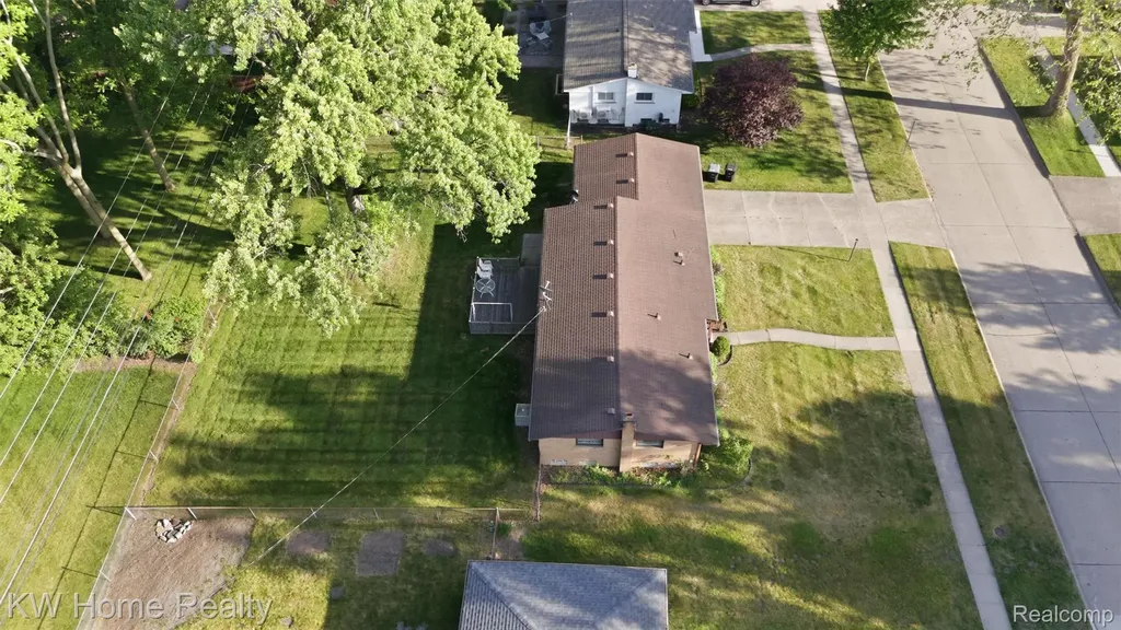 16850 Surrey Street Livonia City MI 48154