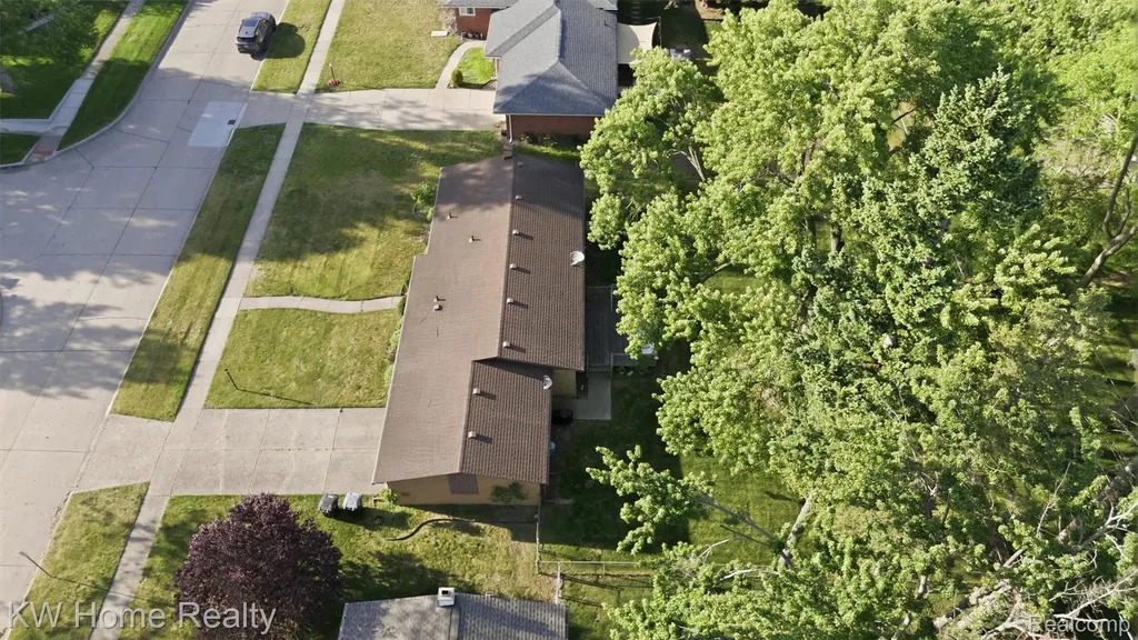 16850 Surrey Street Livonia City MI 48154