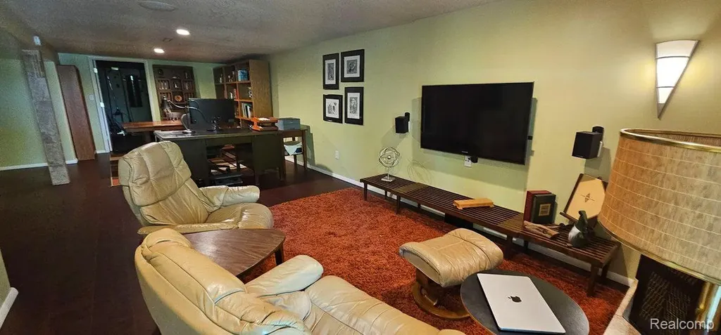 4840 N Flint Road Edenville Township MI 48657