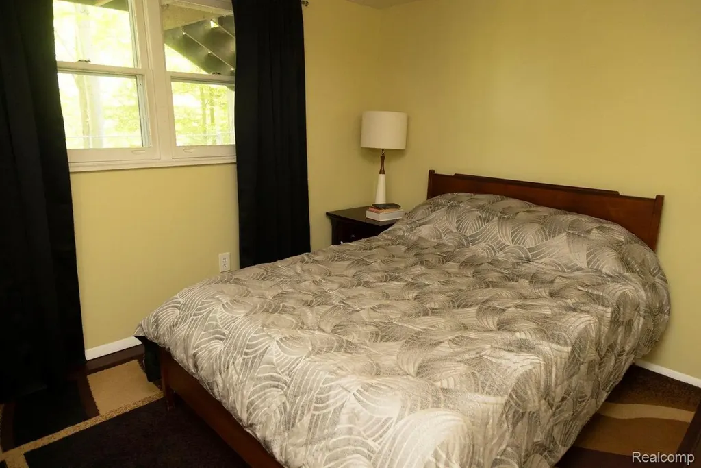 4840 N Flint Road Edenville Township MI 48657