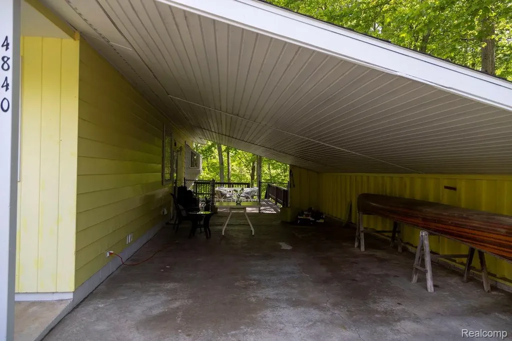 4840 N Flint Road Edenville Township MI 48657