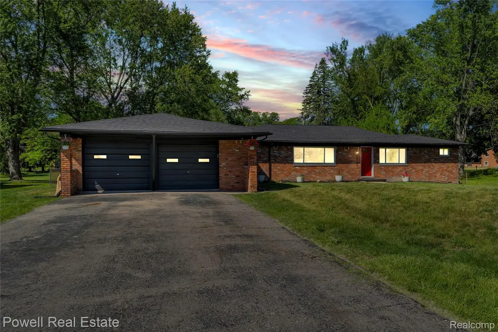 24139 Philip Drive Southfield City MI 48075