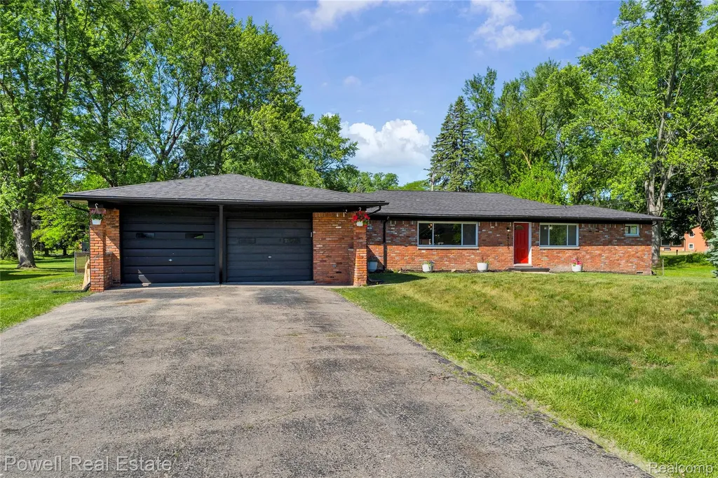 24139 Philip Drive Southfield City MI 48075