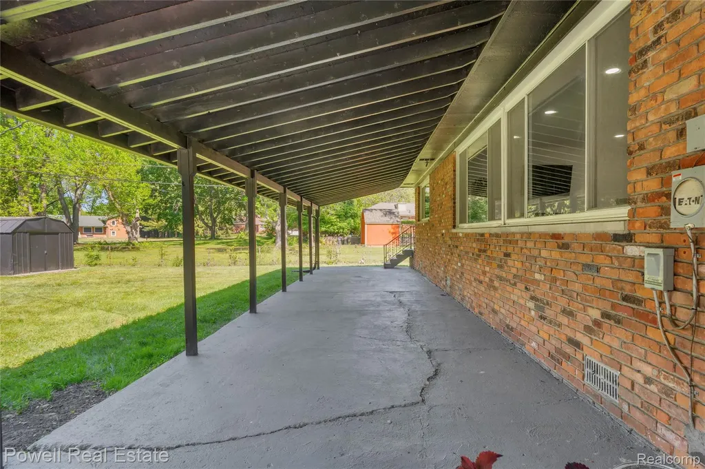 24139 Philip Drive Southfield City MI 48075