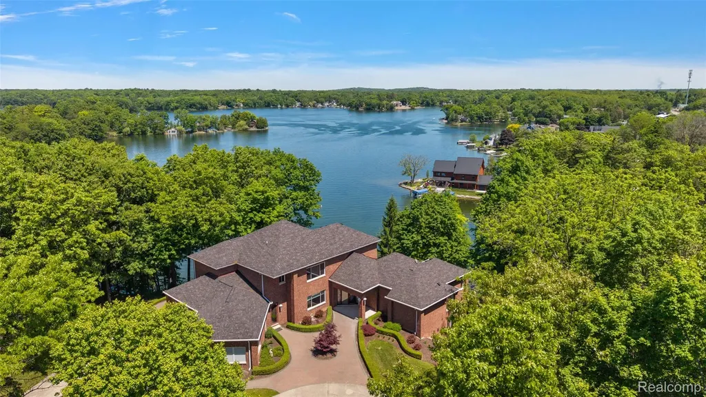 781 Windy Fields Court Addison Township MI 48367