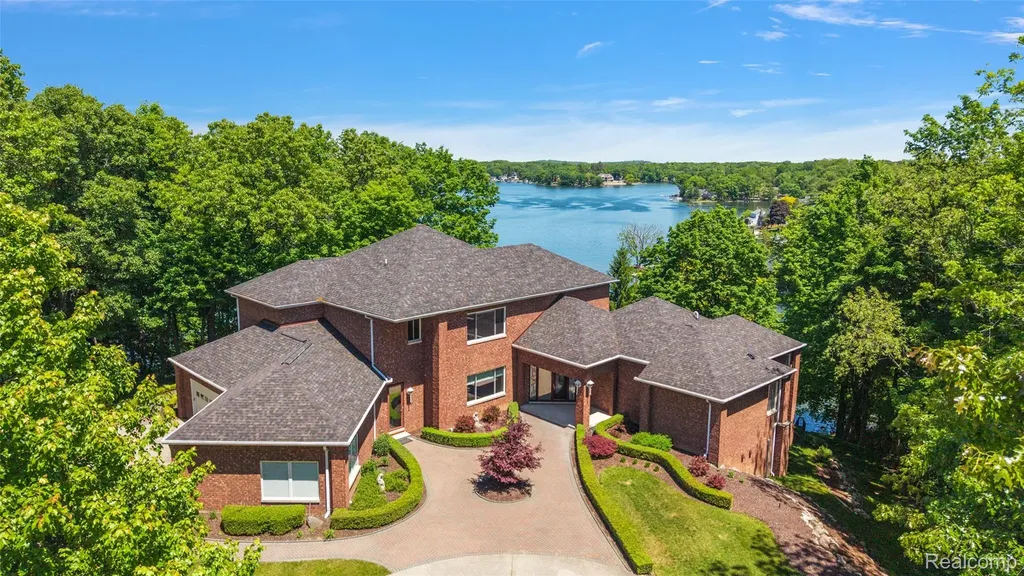 781 Windy Fields Court Addison Township MI 48367