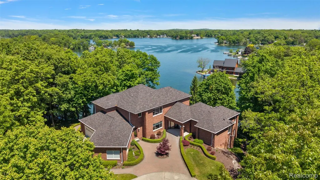 781 Windy Fields Court Addison Township MI 48367