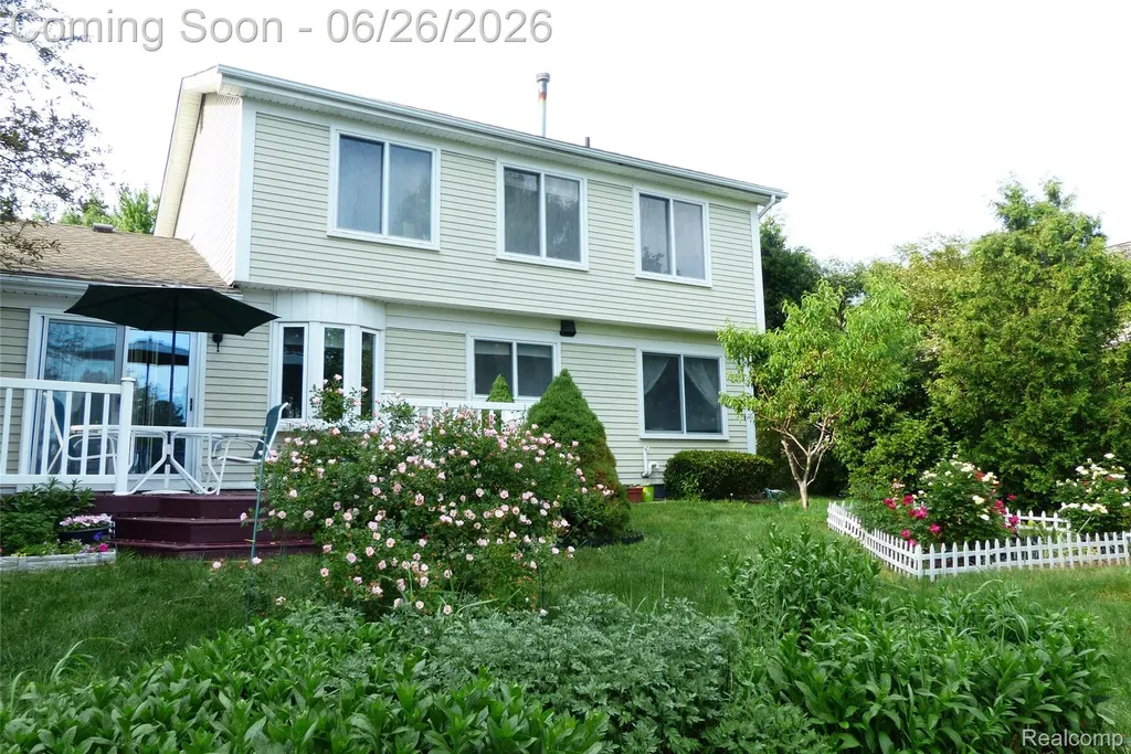 40437 Village Wood Road Novi City MI 48375