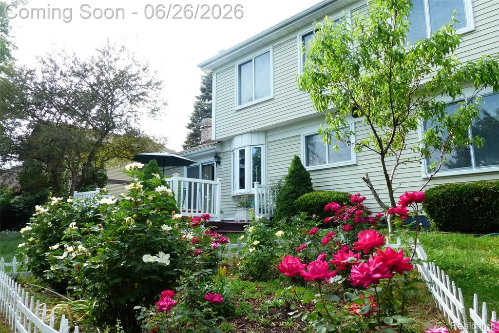 40437 Village Wood Road Novi City MI 48375