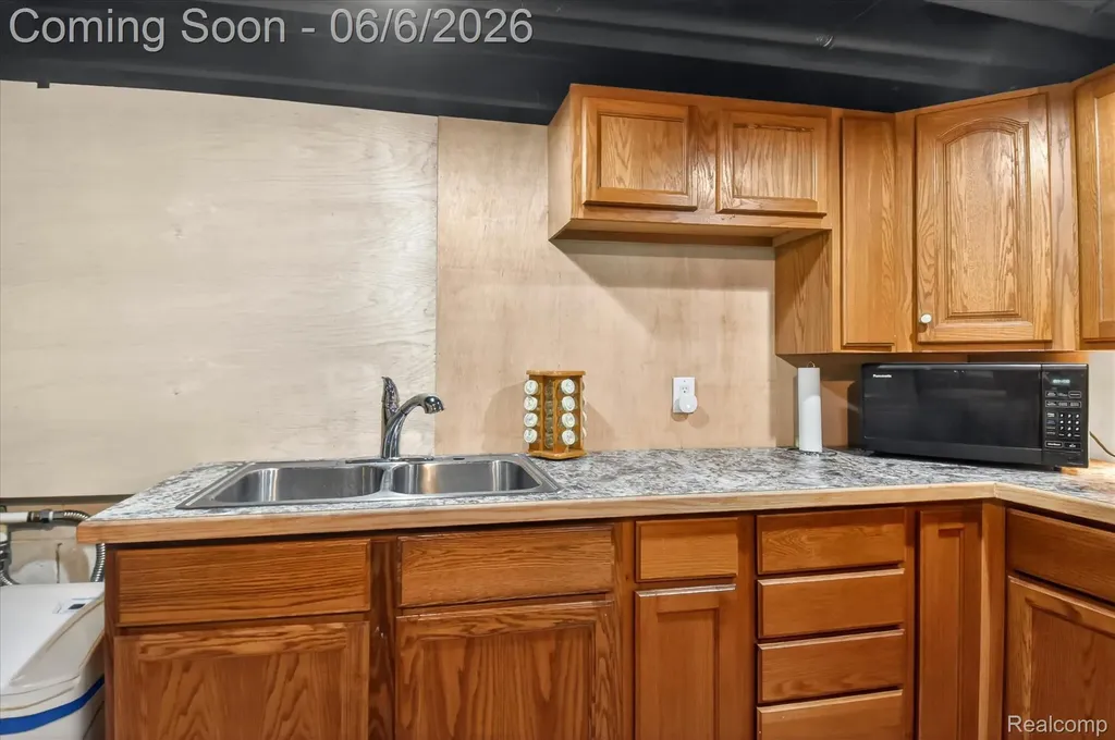 3949 Burnsline Road Maple Valley Township MI 48416
