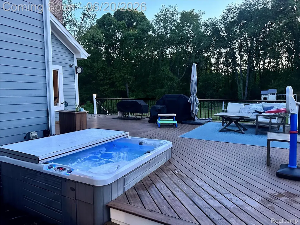 5287 Ridge Trail N Independence Charter Township MI 48348