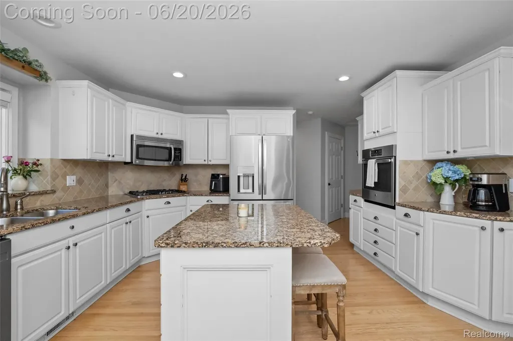 5287 Ridge Trail N Independence Charter Township MI 48348