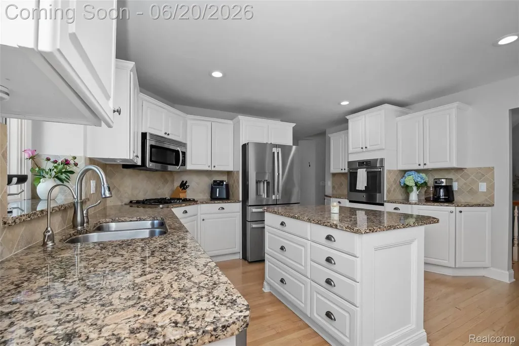 5287 Ridge Trail N Independence Charter Township MI 48348