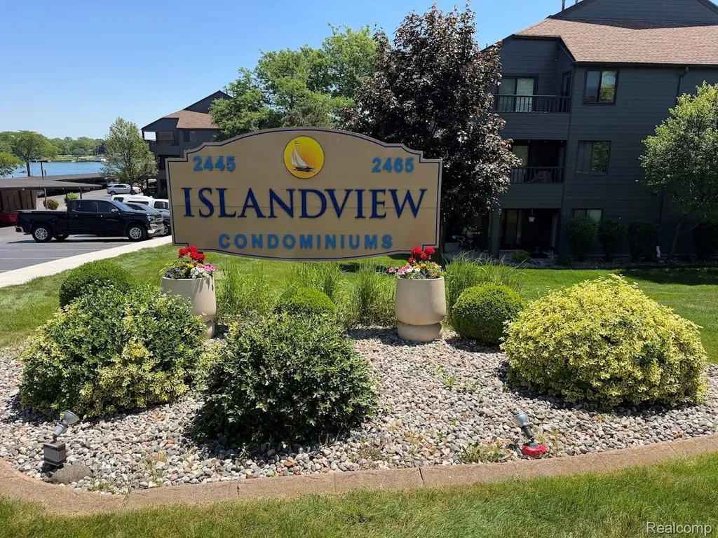 2445 Riverside Drive Trenton City MI 48183