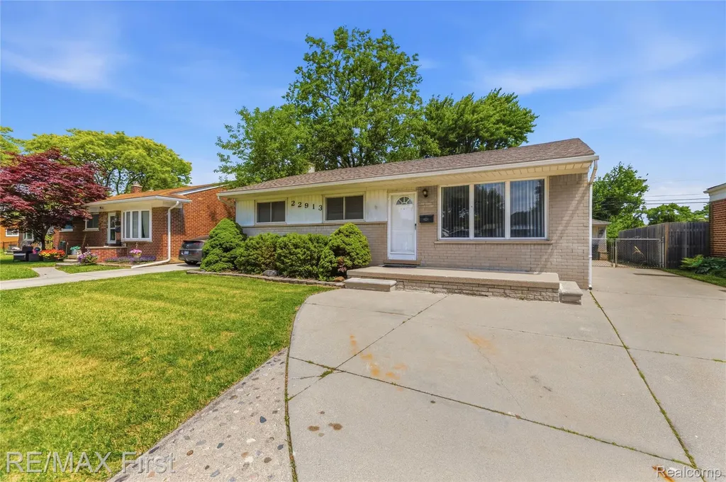 22913 Masonic Boulevard St. Clair Shores City MI 48082