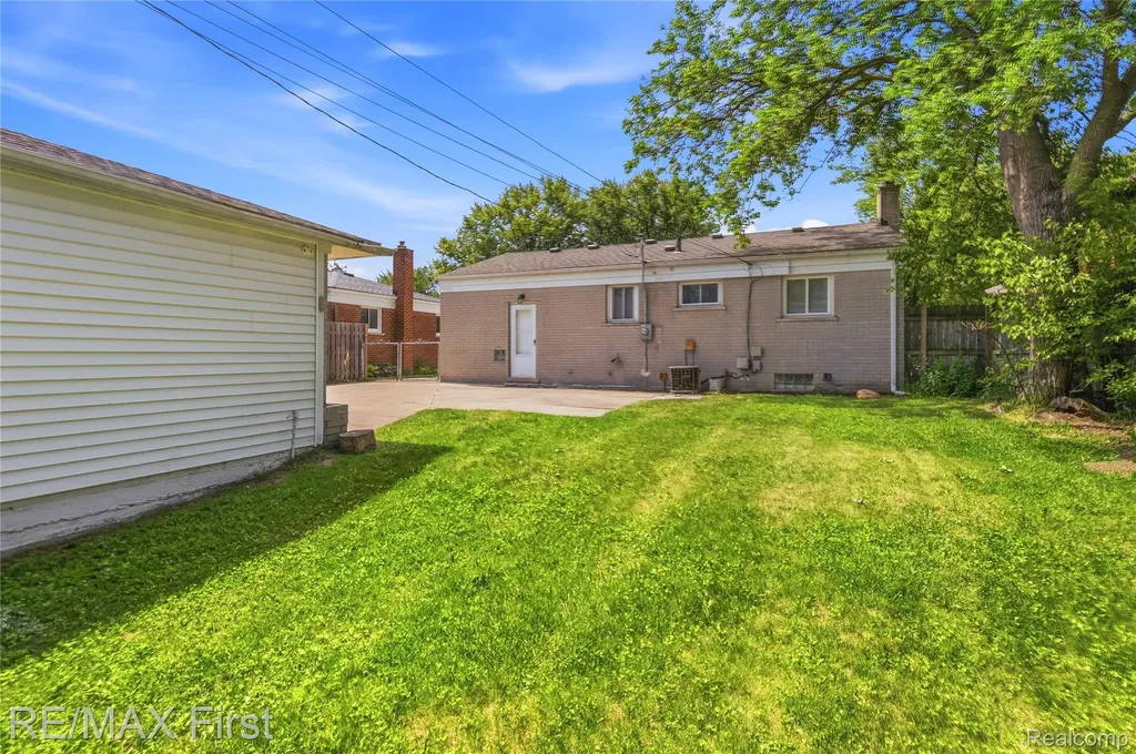 22913 Masonic Boulevard St. Clair Shores City MI 48082