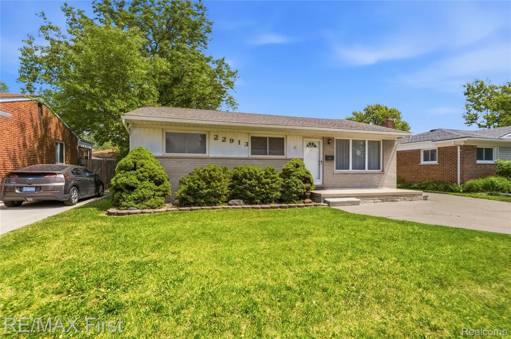 22913 Masonic Boulevard St. Clair Shores City MI 48082