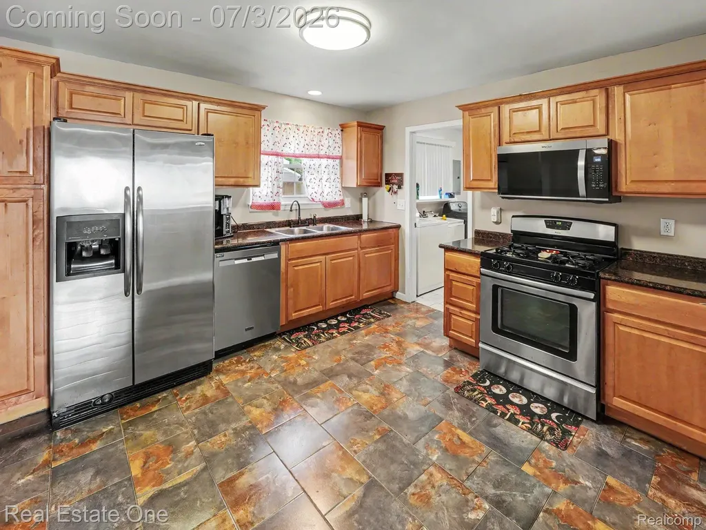 10637 Jackson Street Van Buren Charter Township MI 48111