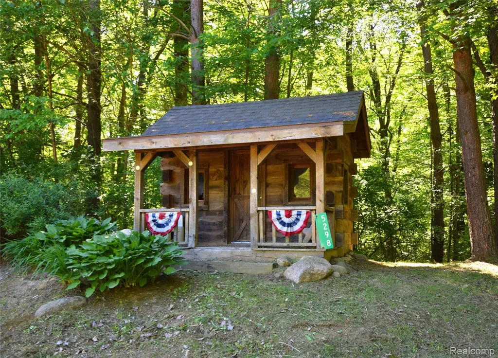 5298 Clear Lake Road Arcadia Township MI 48461