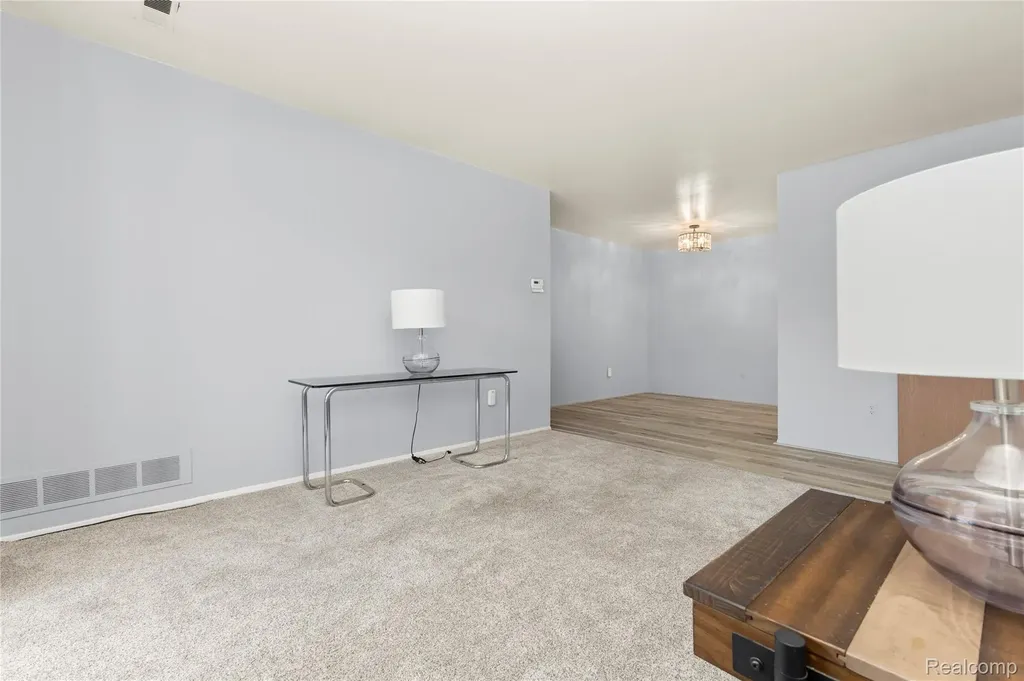 7806 Manor Circle Westland City MI 48185