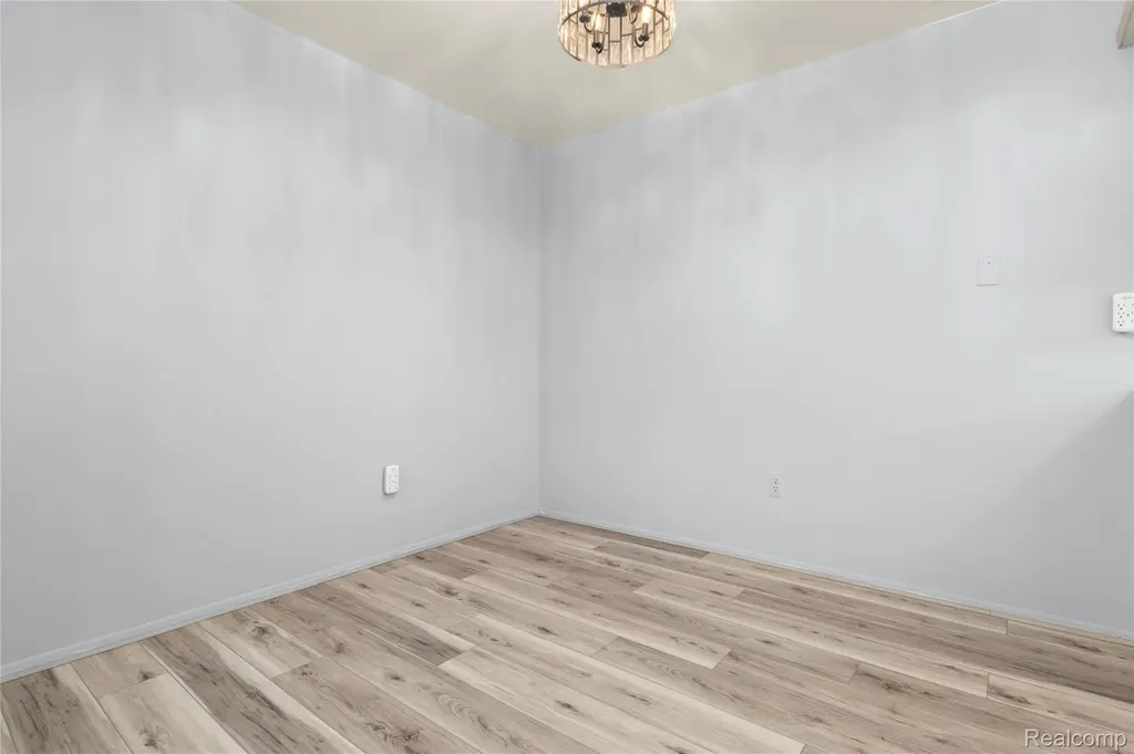 7806 Manor Circle Westland City MI 48185