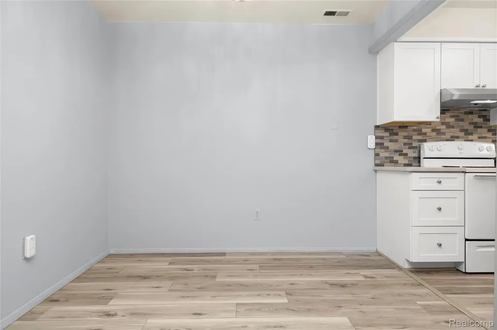 7806 Manor Circle Westland City MI 48185