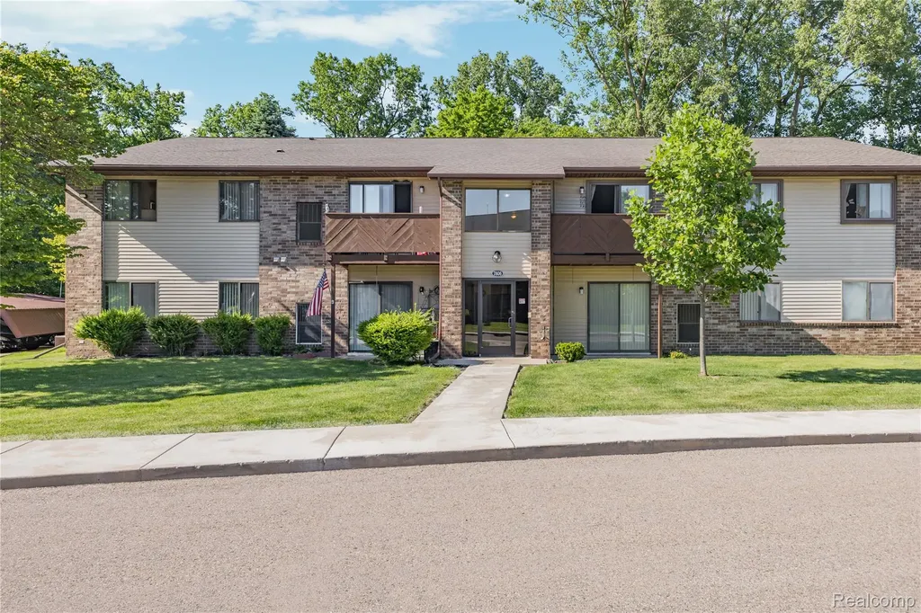 7806 Manor Circle Westland City MI 48185