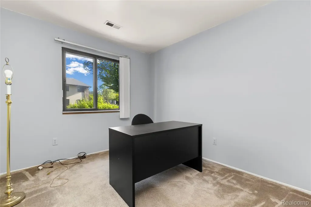 7806 Manor Circle Westland City MI 48185