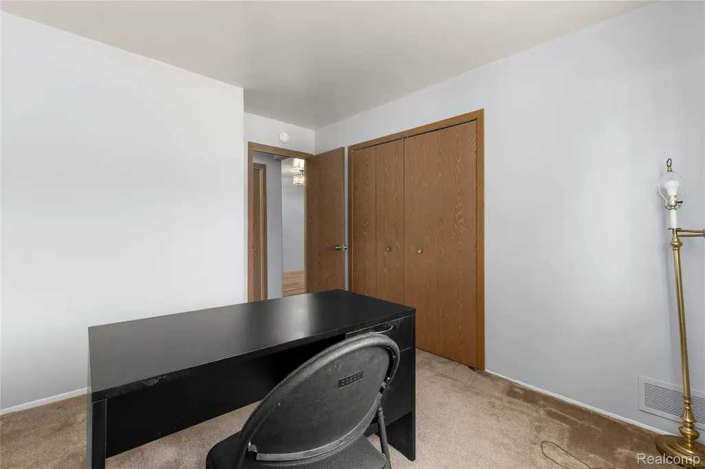 7806 Manor Circle Westland City MI 48185