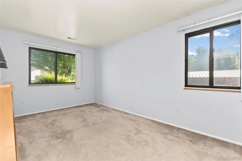 7806 Manor Circle Westland City MI 48185