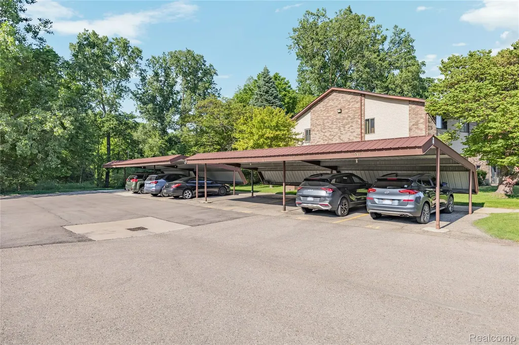 7806 Manor Circle Westland City MI 48185