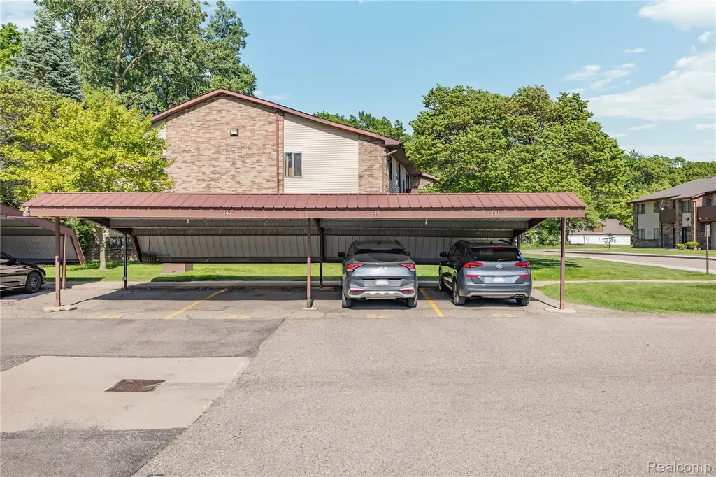 7806 Manor Circle Westland City MI 48185