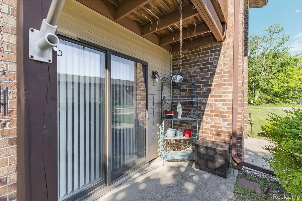 7806 Manor Circle Westland City MI 48185