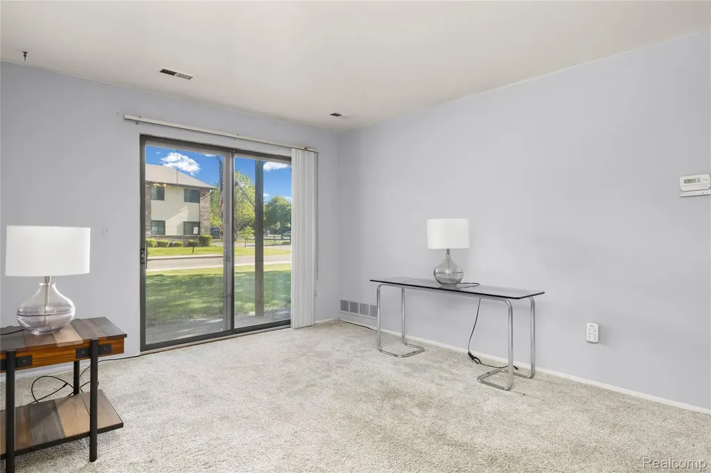 7806 Manor Circle Westland City MI 48185