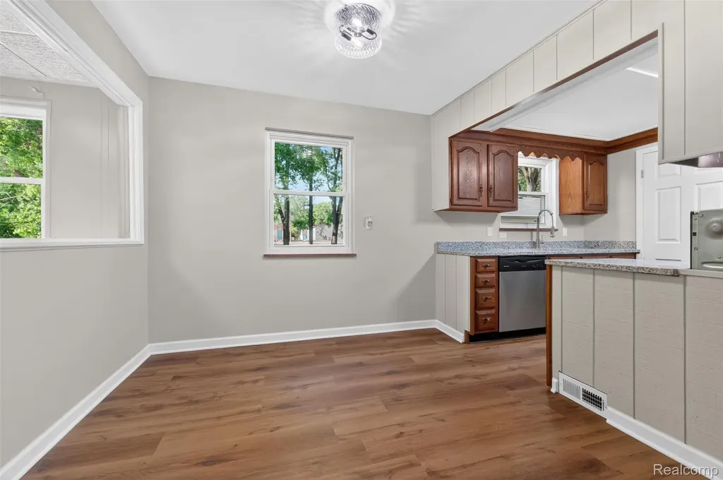 11115 Mckinley Street Taylor City MI 48180