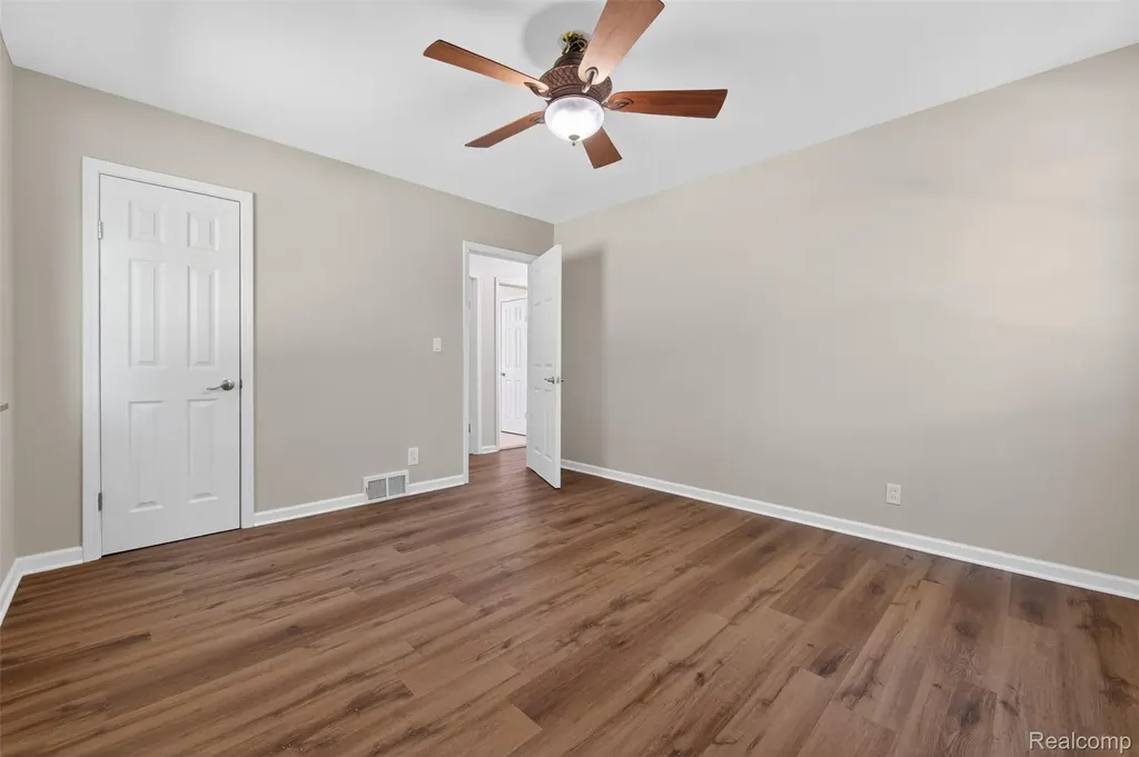 11115 Mckinley Street Taylor City MI 48180