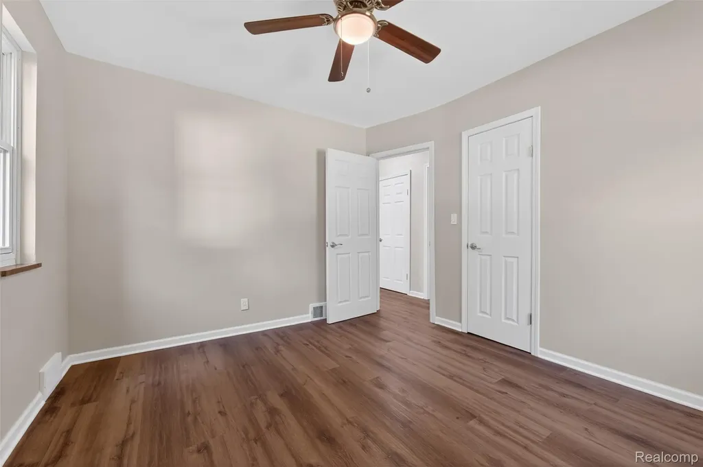 11115 Mckinley Street Taylor City MI 48180
