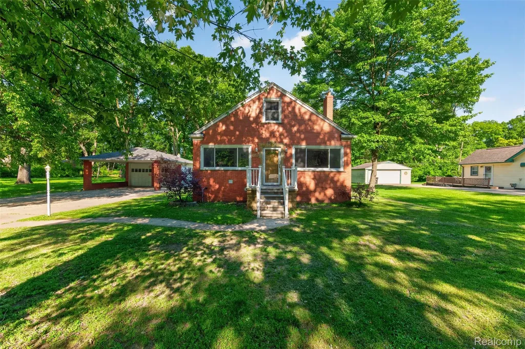 11115 Mckinley Street Taylor City MI 48180