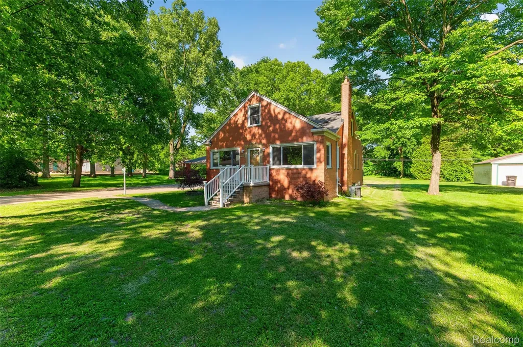11115 Mckinley Street Taylor City MI 48180