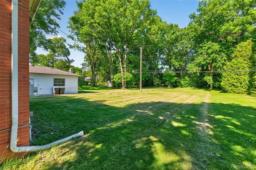 11115 Mckinley Street Taylor City MI 48180