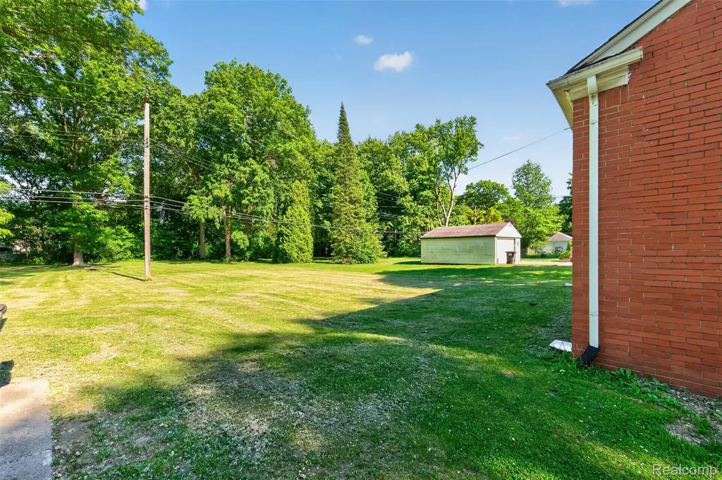 11115 Mckinley Street Taylor City MI 48180