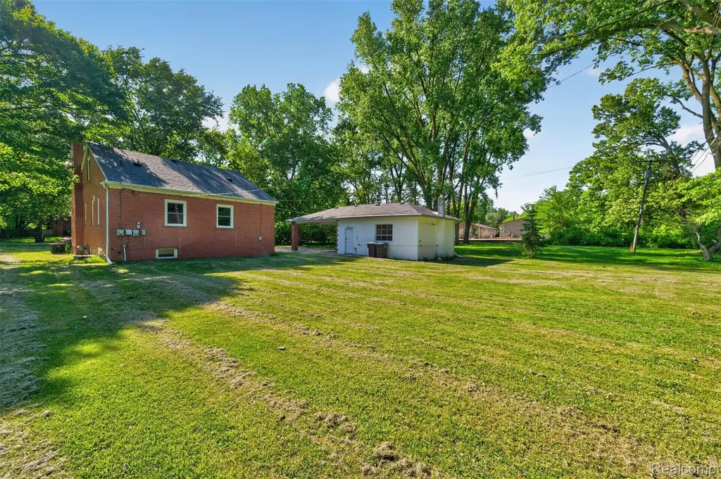 11115 Mckinley Street Taylor City MI 48180