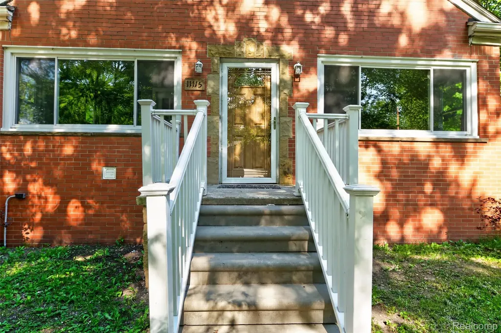 11115 Mckinley Street Taylor City MI 48180