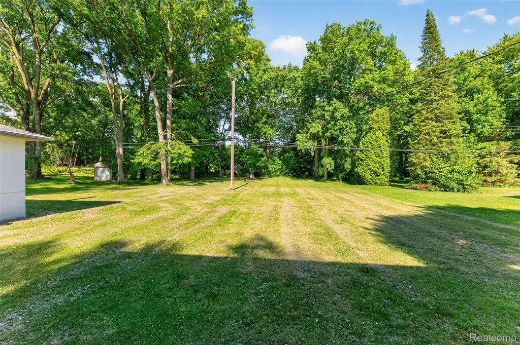 11115 Mckinley Street Taylor City MI 48180