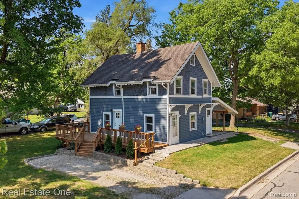 519 Franklin Street Brighton City MI 48116